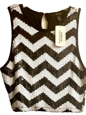 FOREVER 21 Black White Sequin
Chevron Cropped Sleeveless Round
Neck Tank M NWT